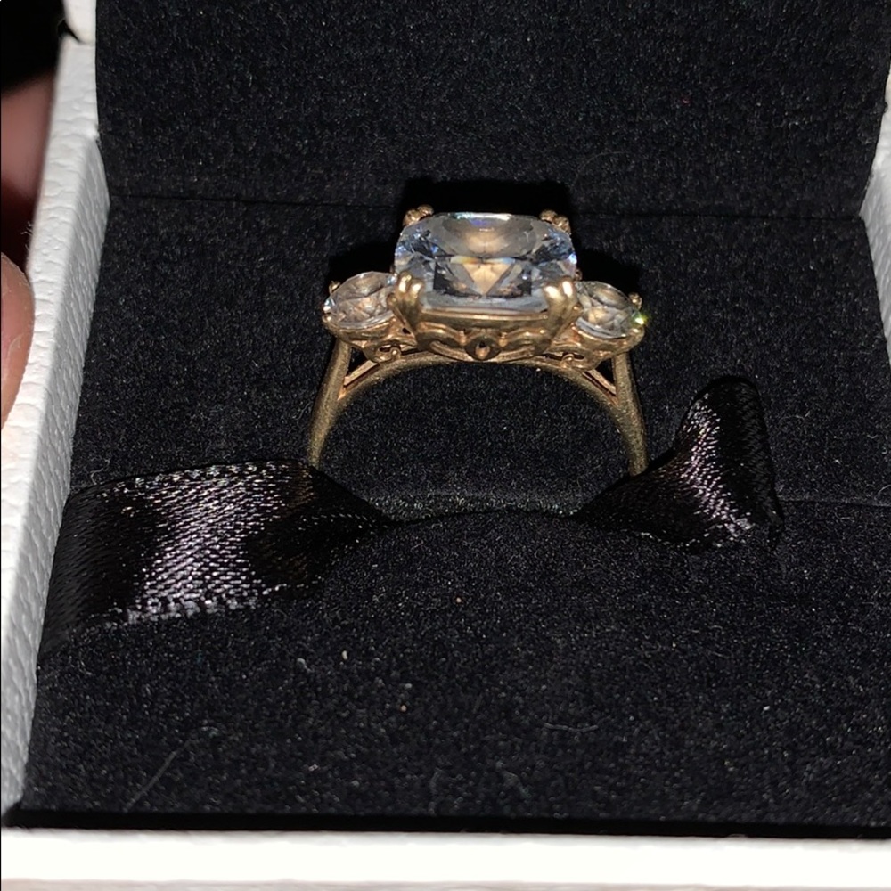 10 K gold ring Size 7